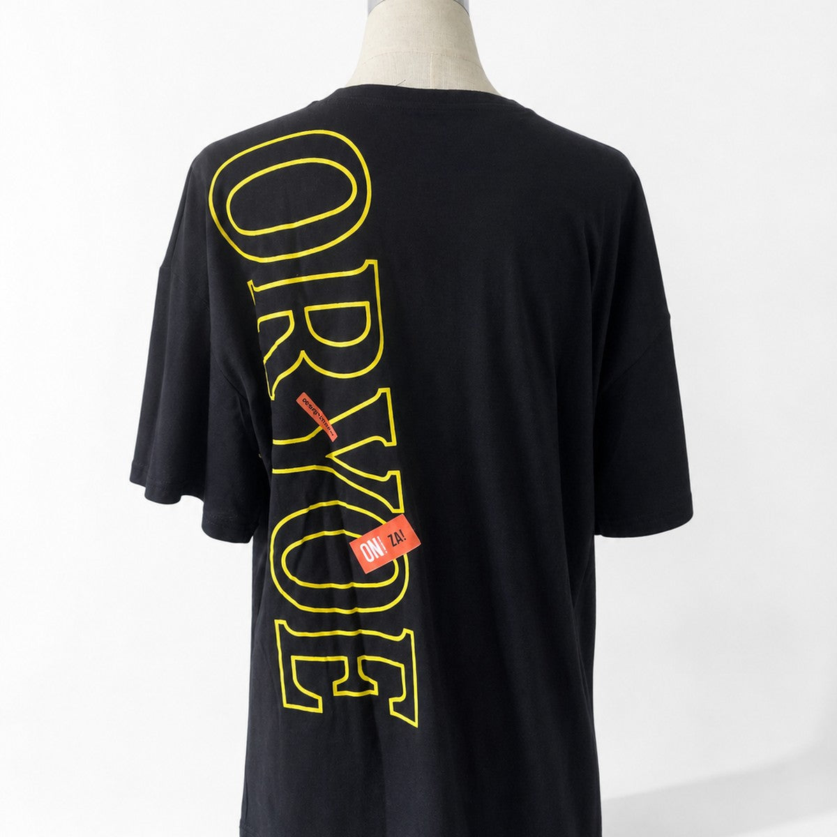 ネオンTシャツ ブラック 実物撮影 背面