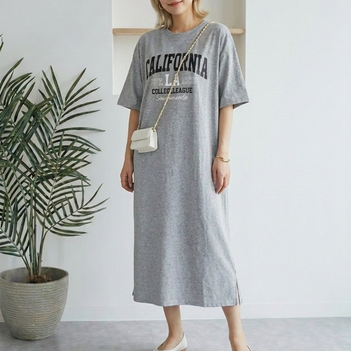 カレッジロゴマキシワンピース ロングTシャツワンピ 半袖 ゆったり